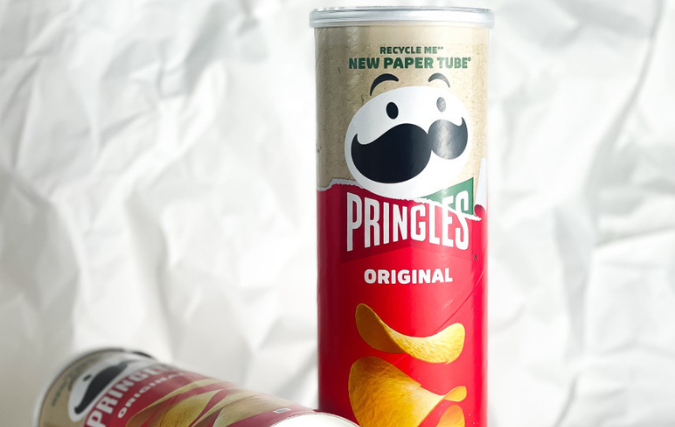 Pringles stapt over op recyclebare papieren verpakking
