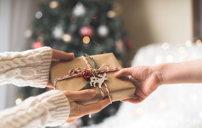 Eén op vier Nederlanders gooit sinterklaas- of kerstcadeau ongebruikt weg